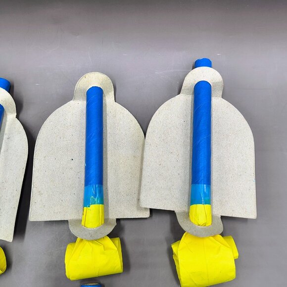 Vintage 1992 Batman Party Favor Supplies Blowouts Unused Red Yellow Blue - Picture 8 of 10